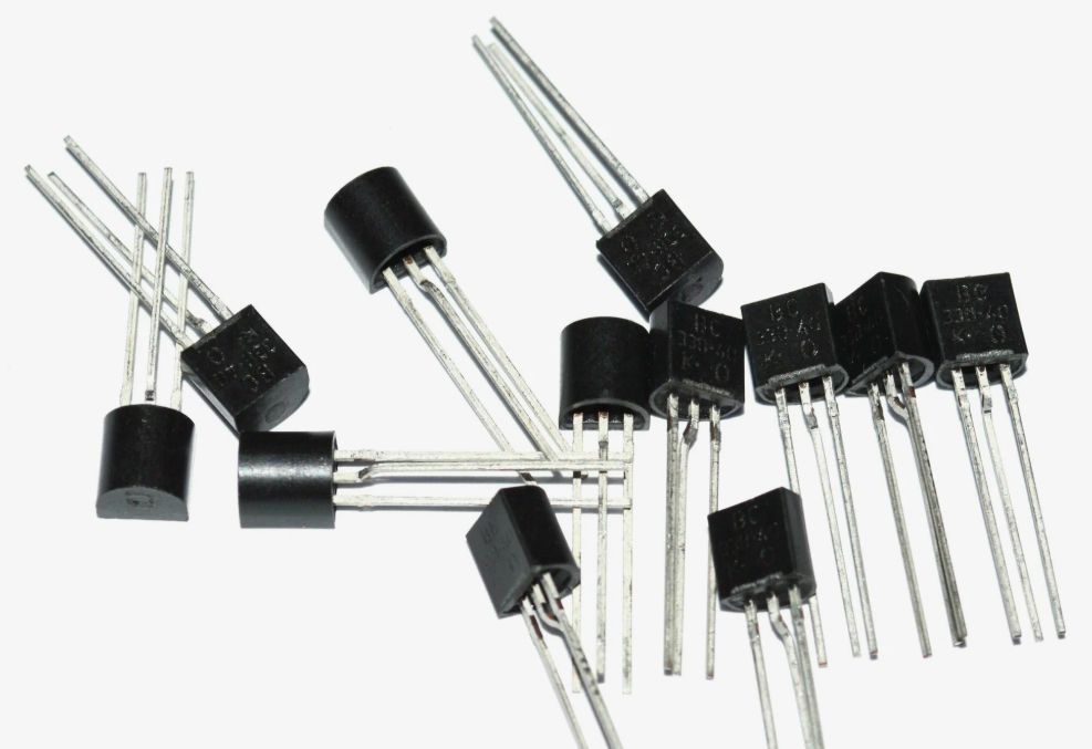 Биполярный транзистор BC338-40 TO-92, NPN 25В 0.8А