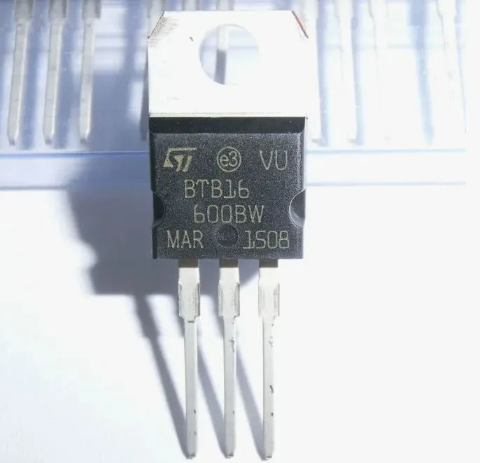 Cимистор BTB16-600BW, 600V, 16A, TO-220AB