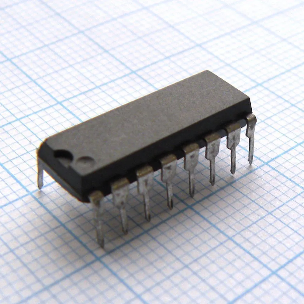 ЦАП Analog Devices, Inc. LTC7543KNPBF